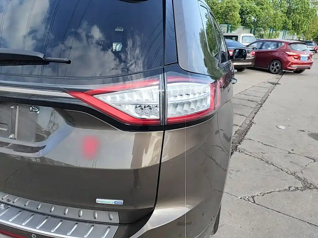 Ford Edge — миниатюра 8