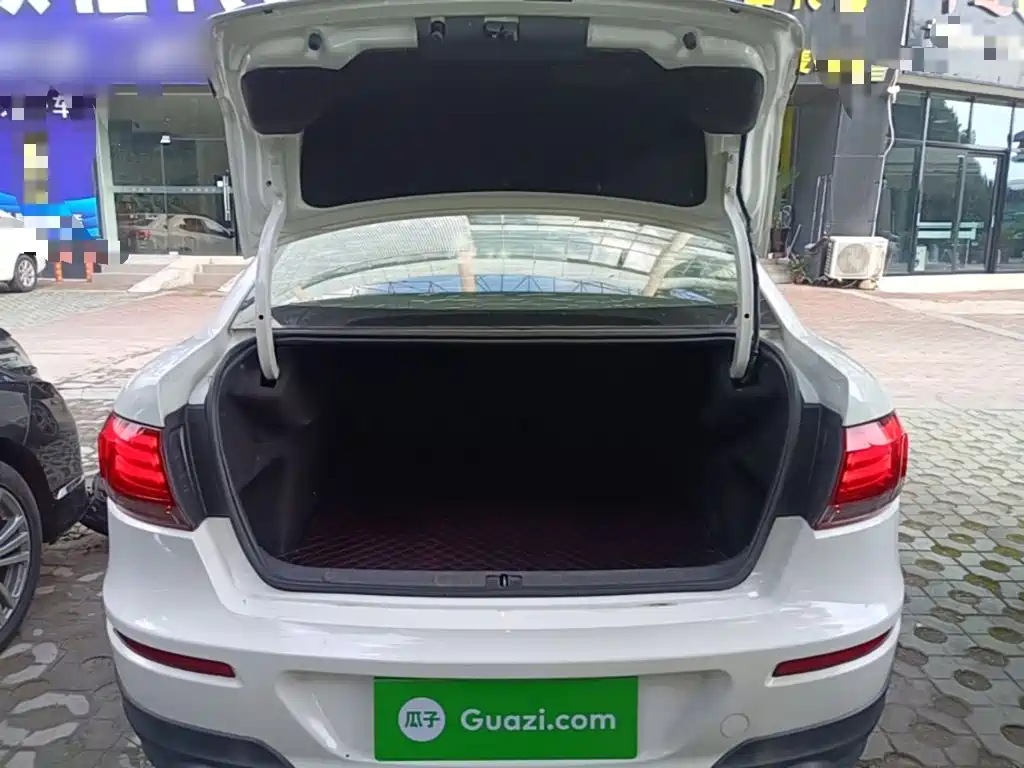Qoros Qoros 3 — миниатюра 19