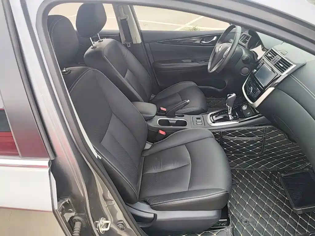 Nissan Tiida — миниатюра 25