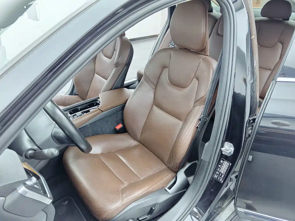 Volvo S90 — миниатюра 10