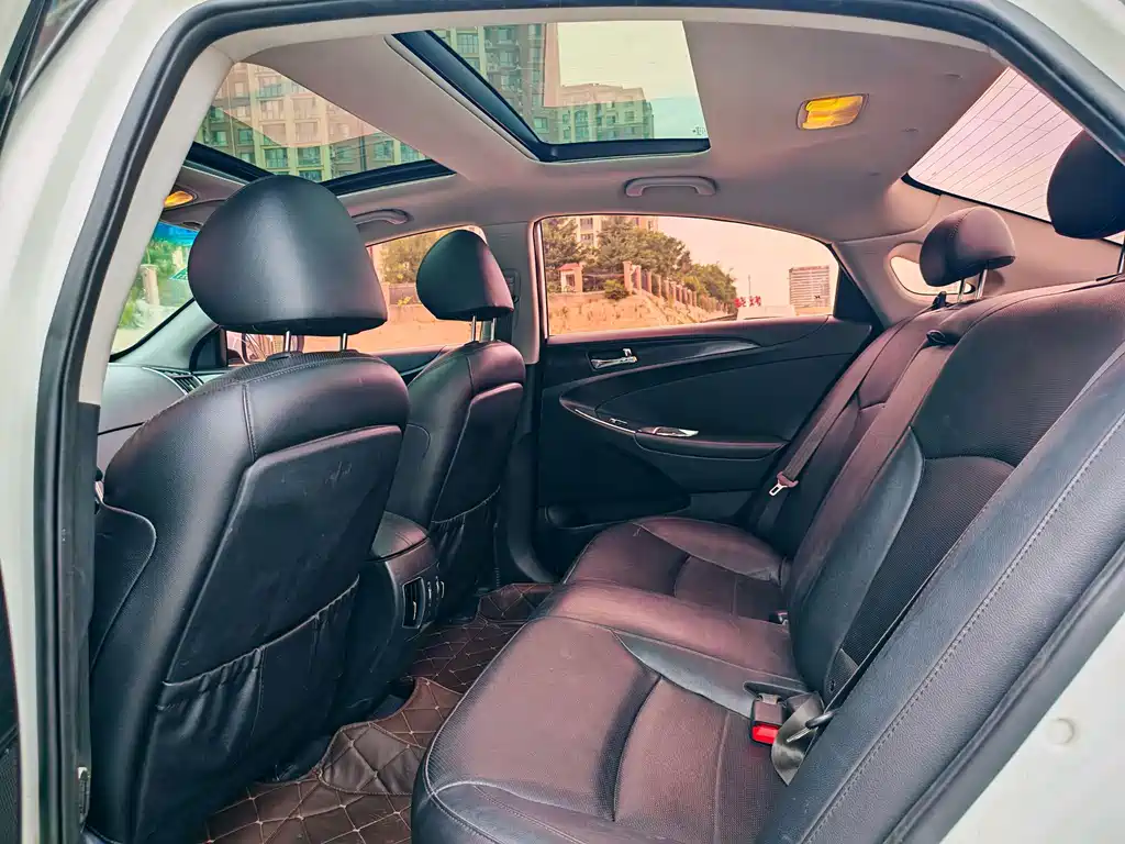 Hyundai Sonata — миниатюра 6