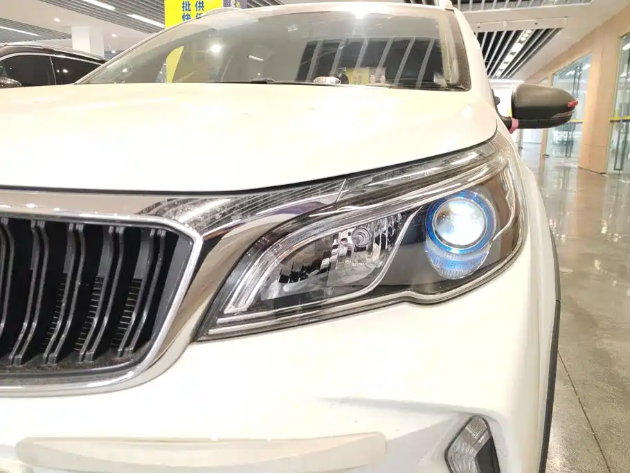 Geely Vision X3 — миниатюра 5