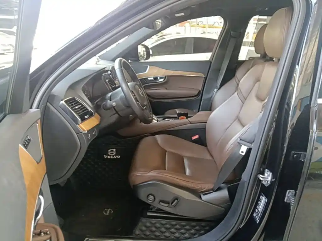 Volvo XC90 — миниатюра 15
