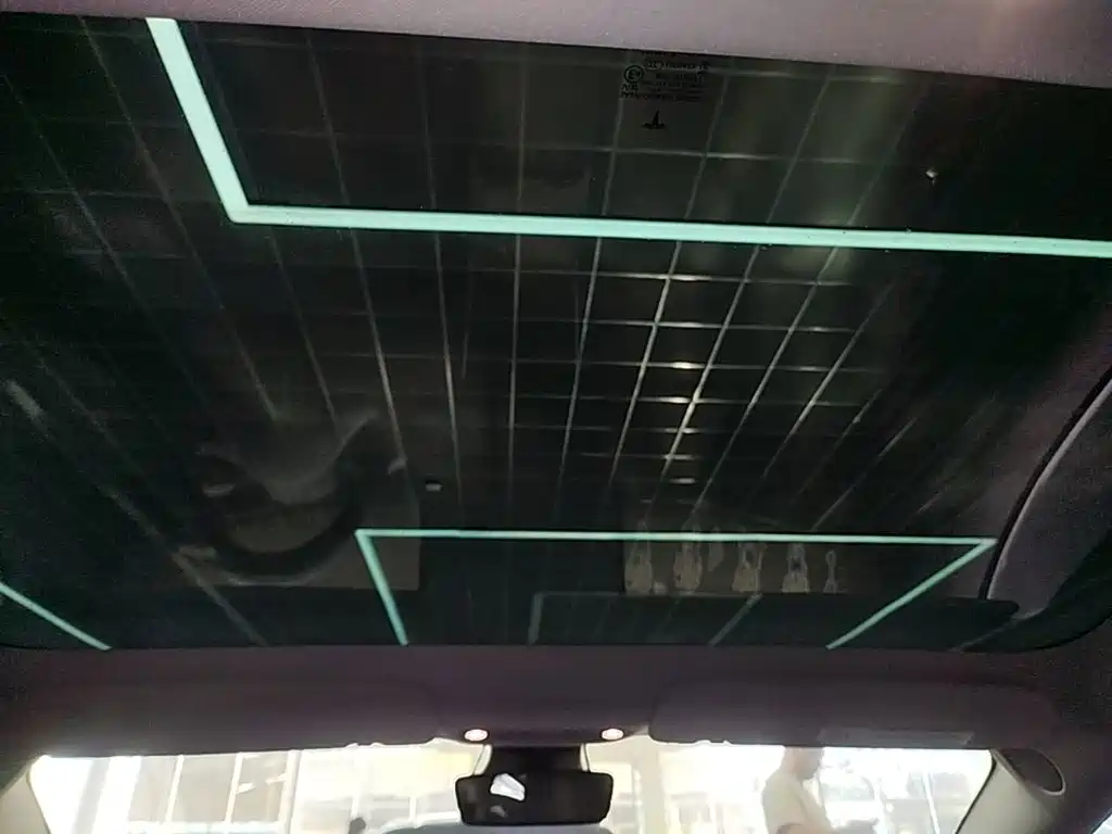 Tesla Model 3 — миниатюра 18