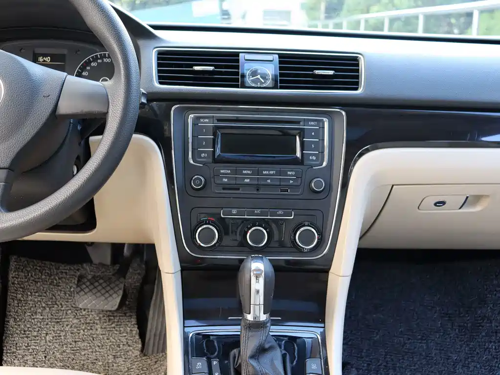 Volkswagen Passat — миниатюра 14