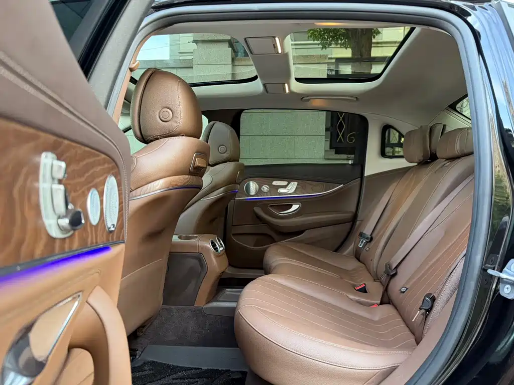 Mercedes-Benz E-Class — миниатюра 6