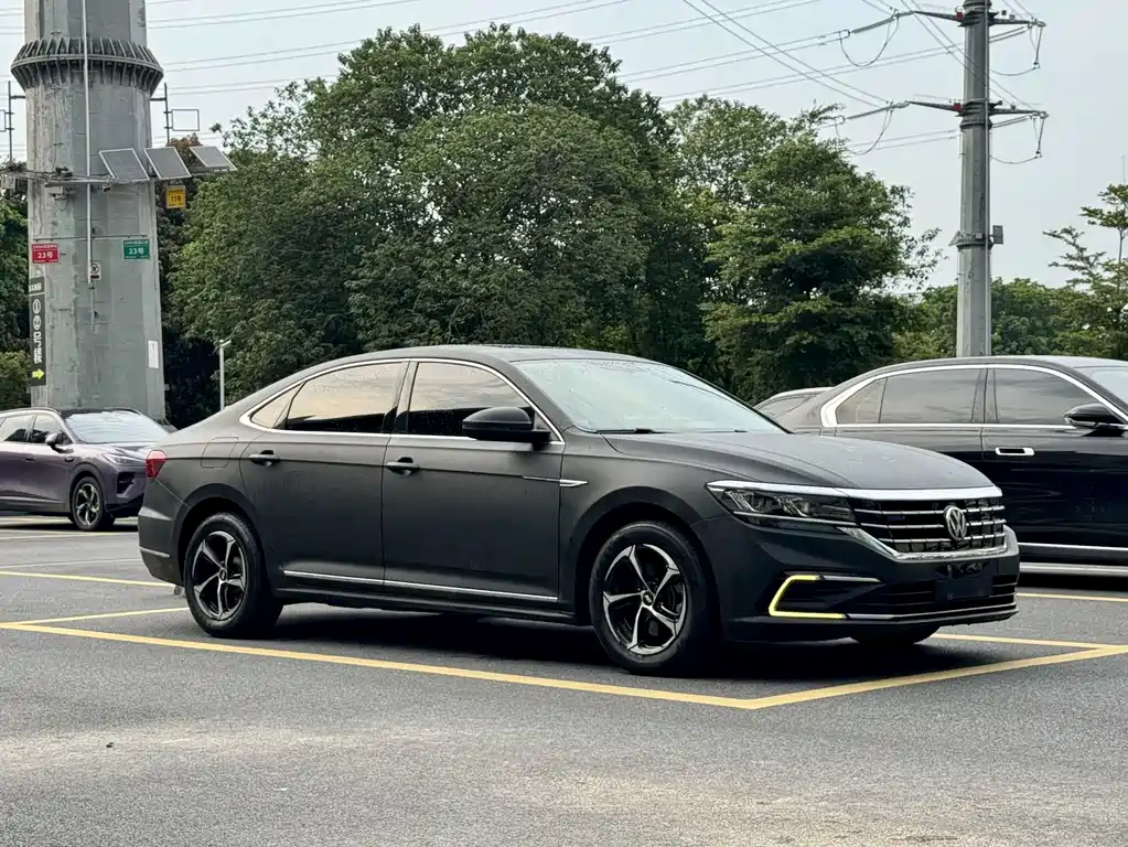 Volkswagen Passat PHEV — миниатюра 4