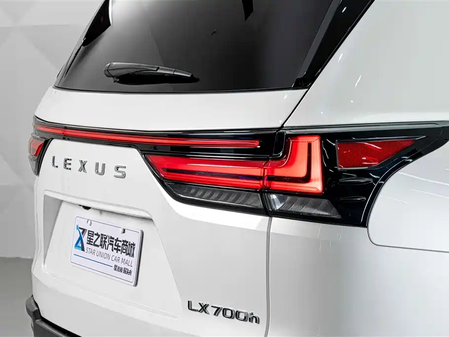 Lexus LX — миниатюра 8