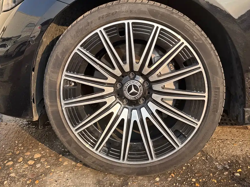 Mercedes-Benz E-Class — миниатюра 7