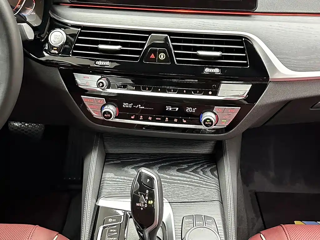 BMW 5 Series — миниатюра 14