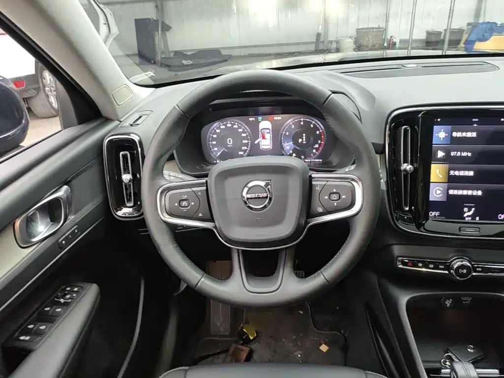 Volvo XC40 — миниатюра 11