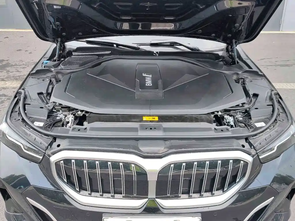 BMW i5 — миниатюра 8