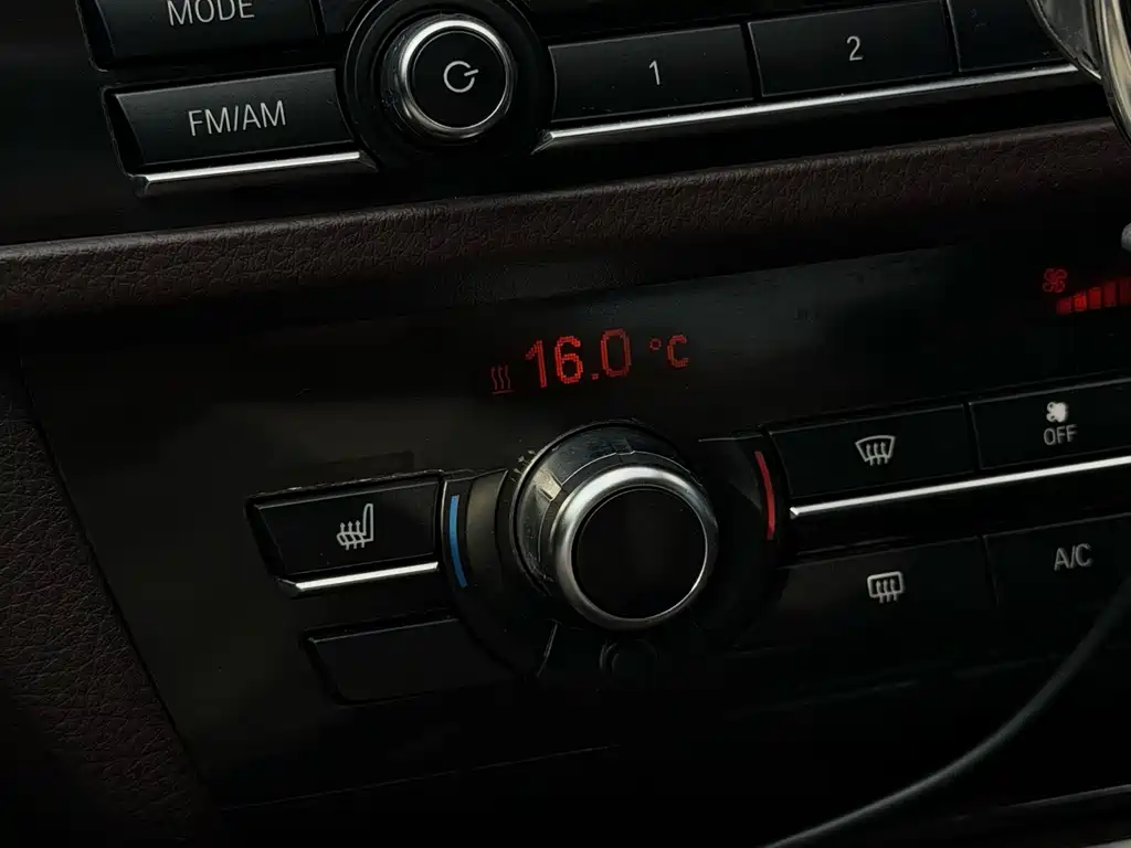BMW 5 Series — миниатюра 15