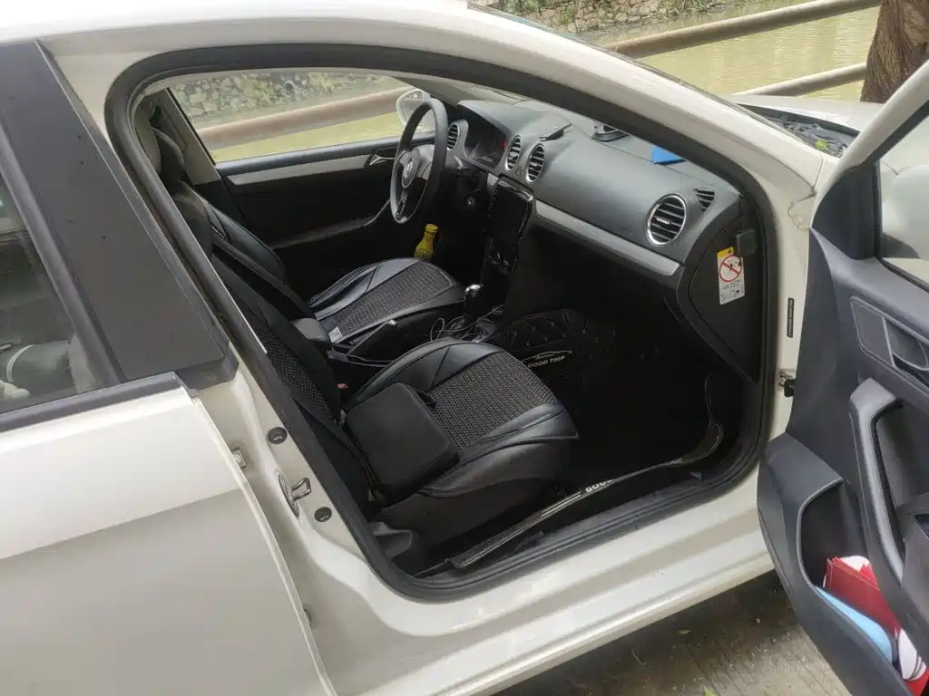 Volkswagen Jetta — миниатюра 18