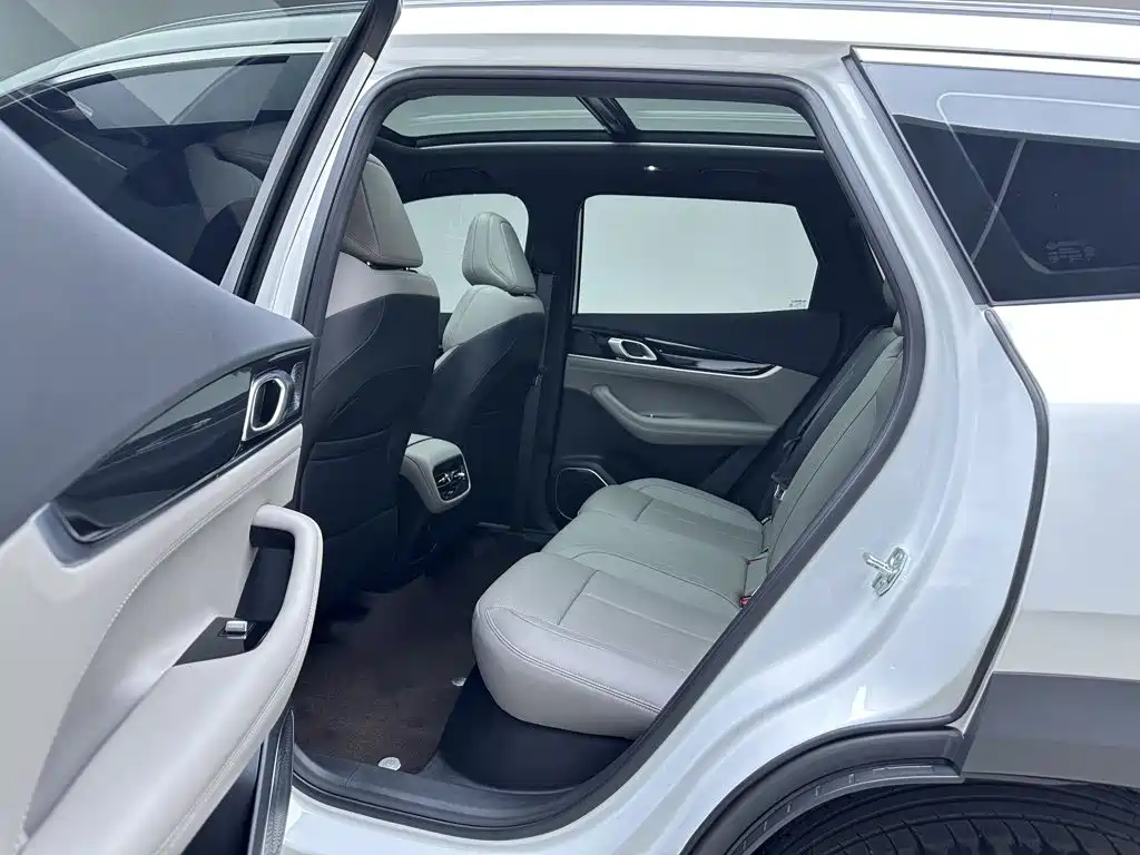 Geely Boyue L — миниатюра 23