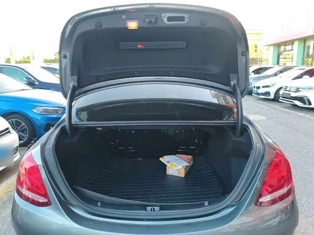 Mercedes-Benz C-Class — миниатюра 19