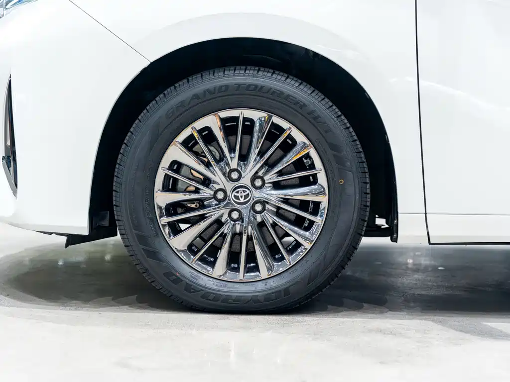 Toyota Alphard — миниатюра 17