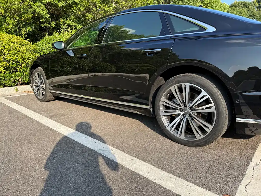 Audi A8 — миниатюра 6