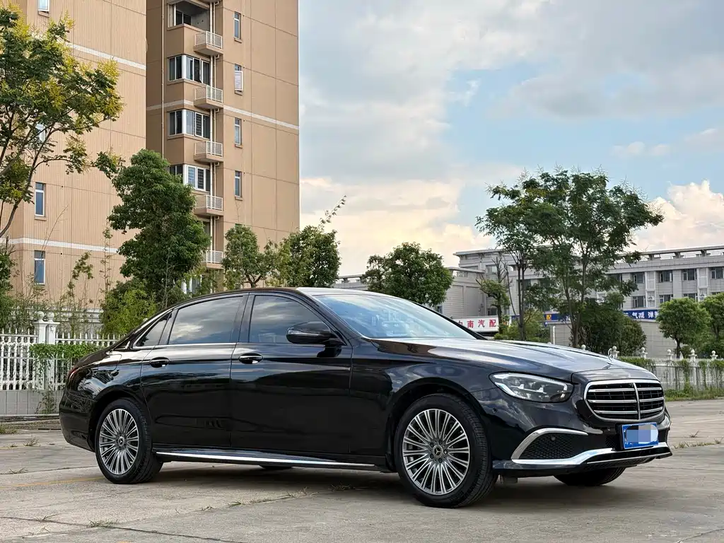 Mercedes-Benz E-Class — миниатюра 3