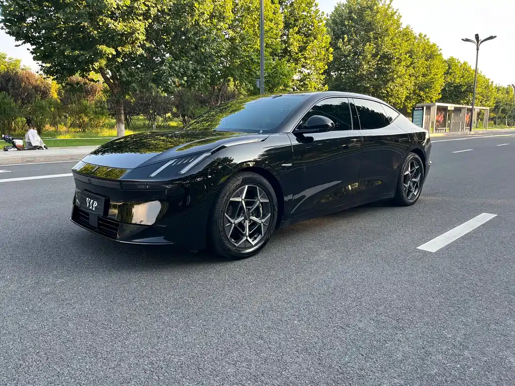 Lynk & Co Z10