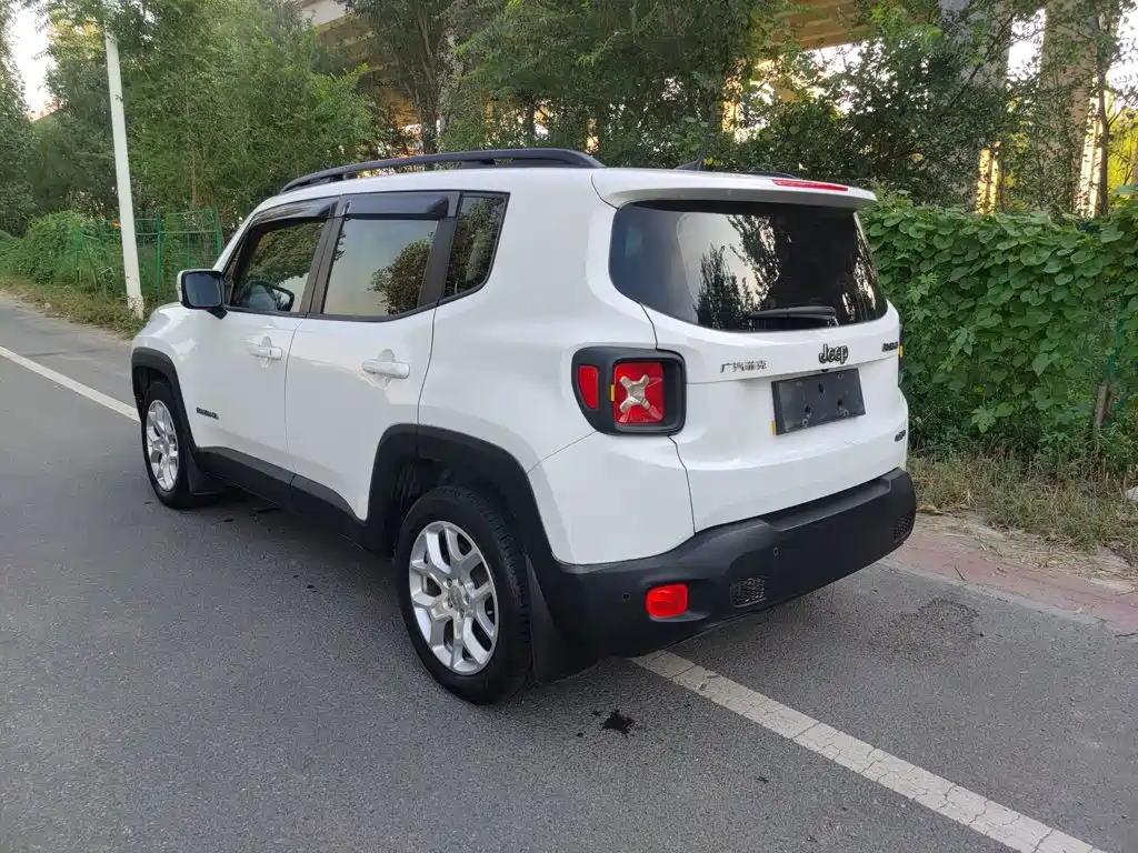 Jeep Renegade — миниатюра 6