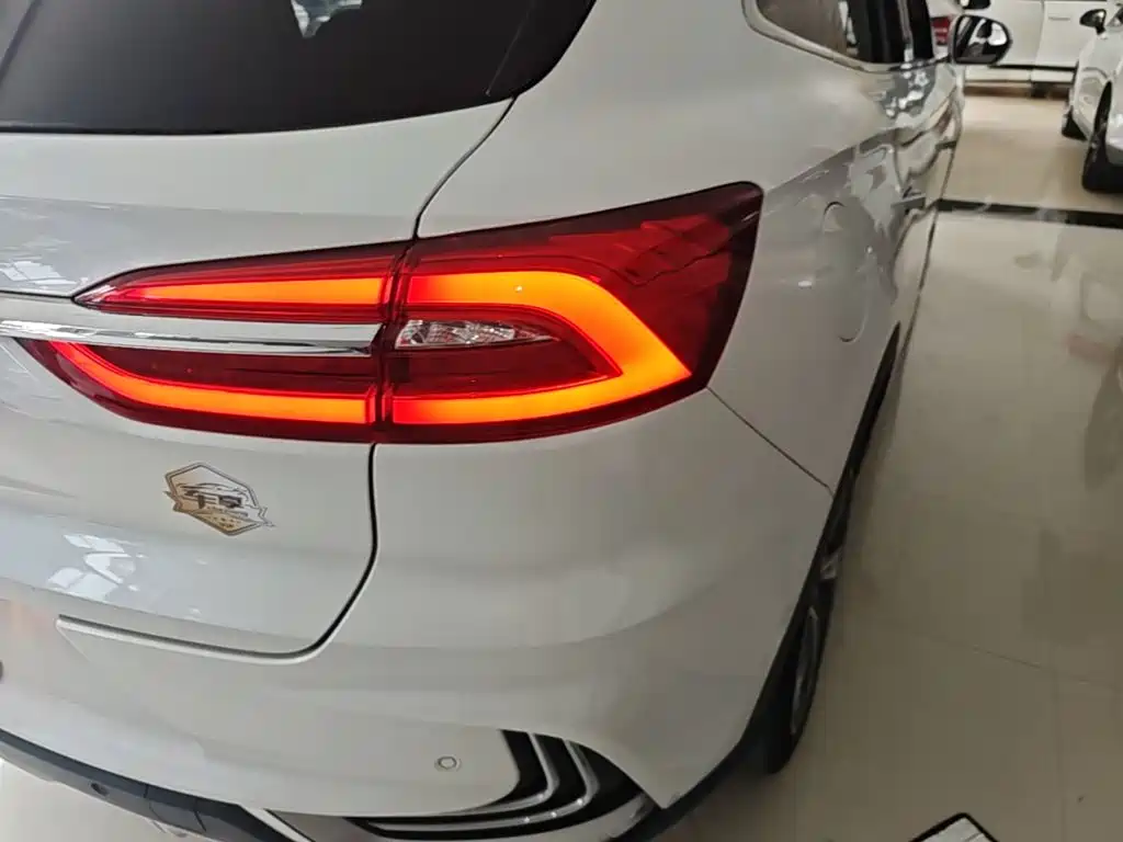 Roewe MARVEL X — миниатюра 8