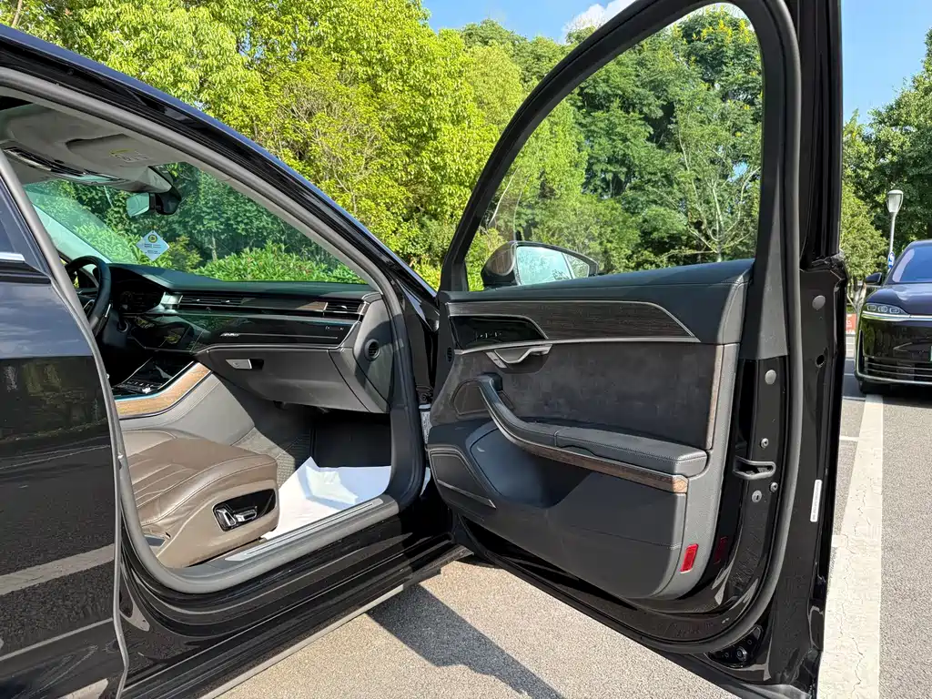Audi A8 — миниатюра 18