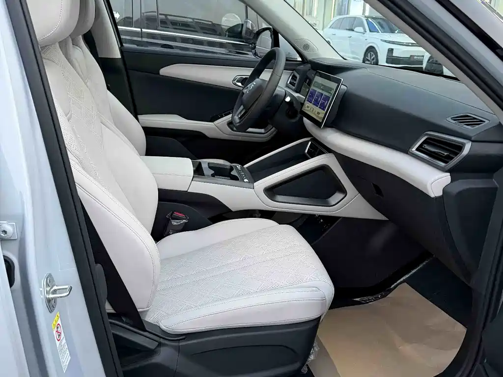 BYD Yuan UP — миниатюра 9