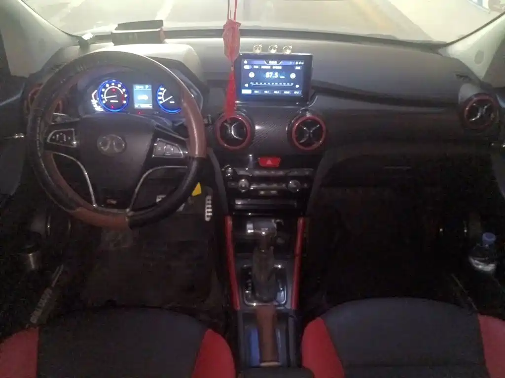 BAIC Senova X25 — миниатюра 10