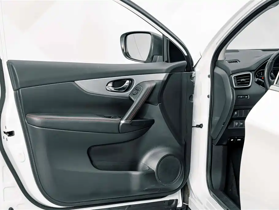 Nissan Qashqai — миниатюра 17