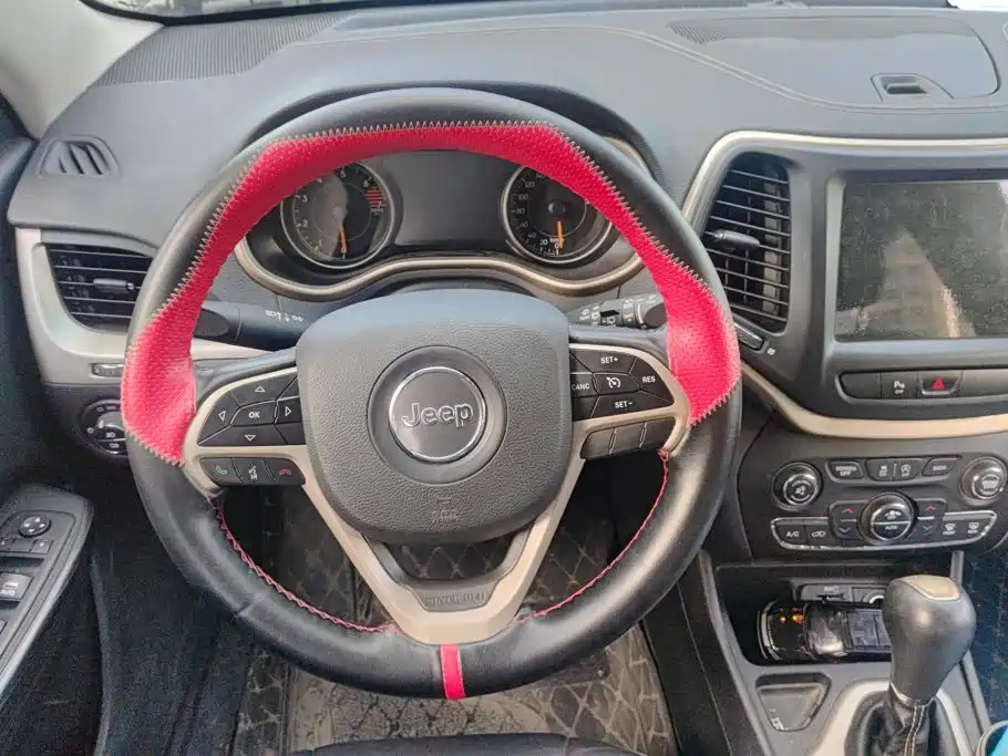 Jeep Cherokee — миниатюра 15