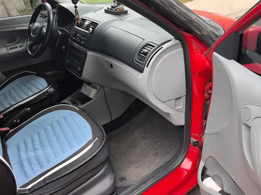 Skoda Fabia — миниатюра 8