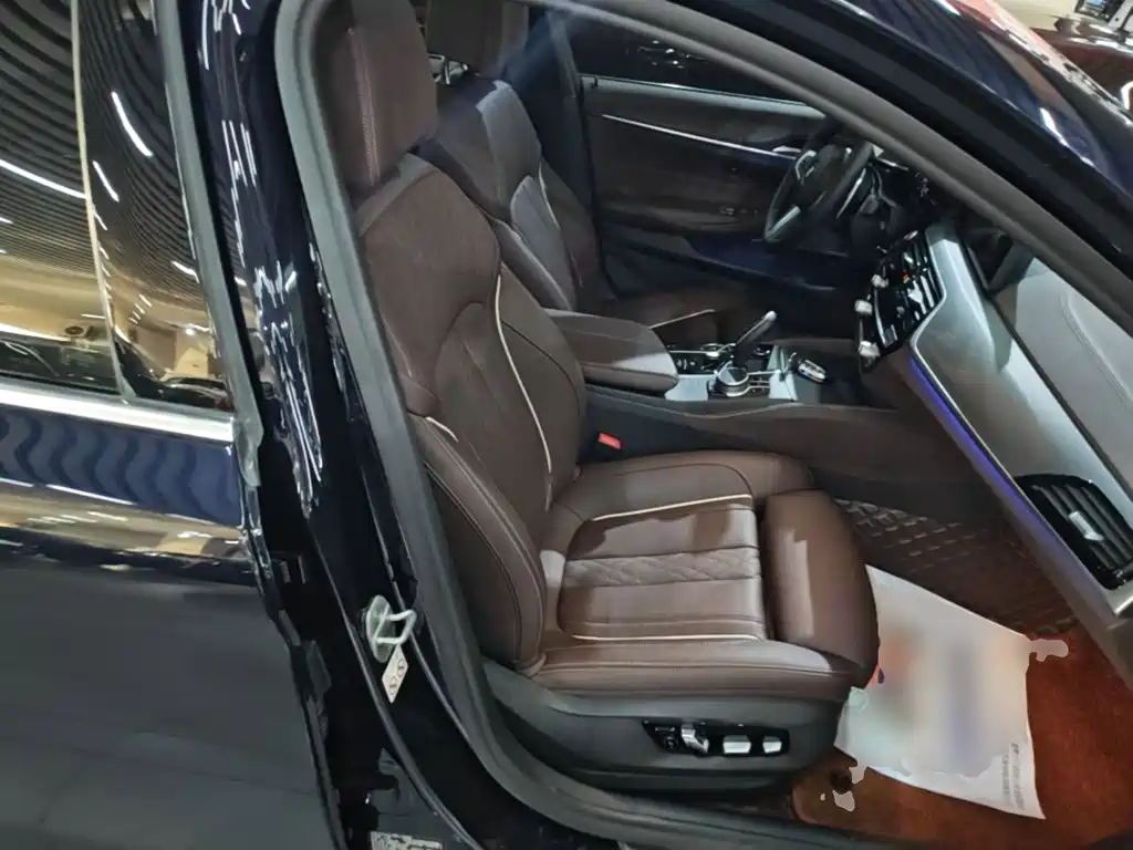 BMW 5 Series — миниатюра 25