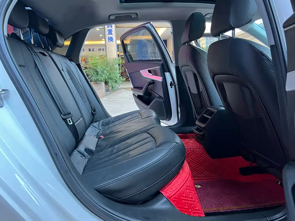 Audi A4L — миниатюра 4