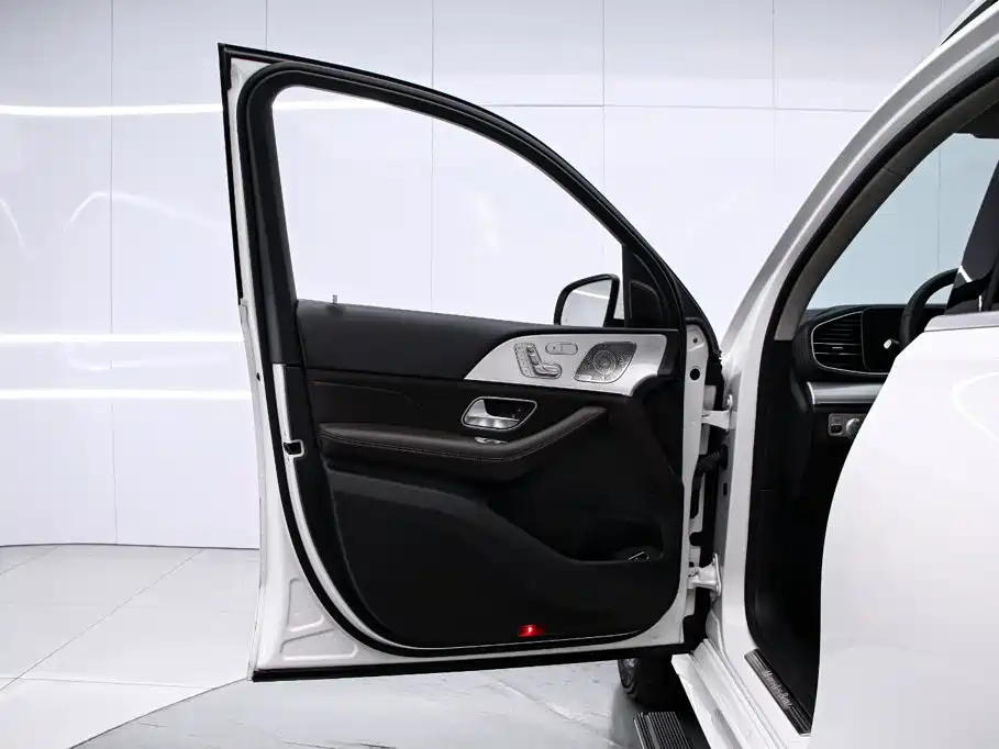 Mercedes-Benz GLE (Import) — миниатюра 13
