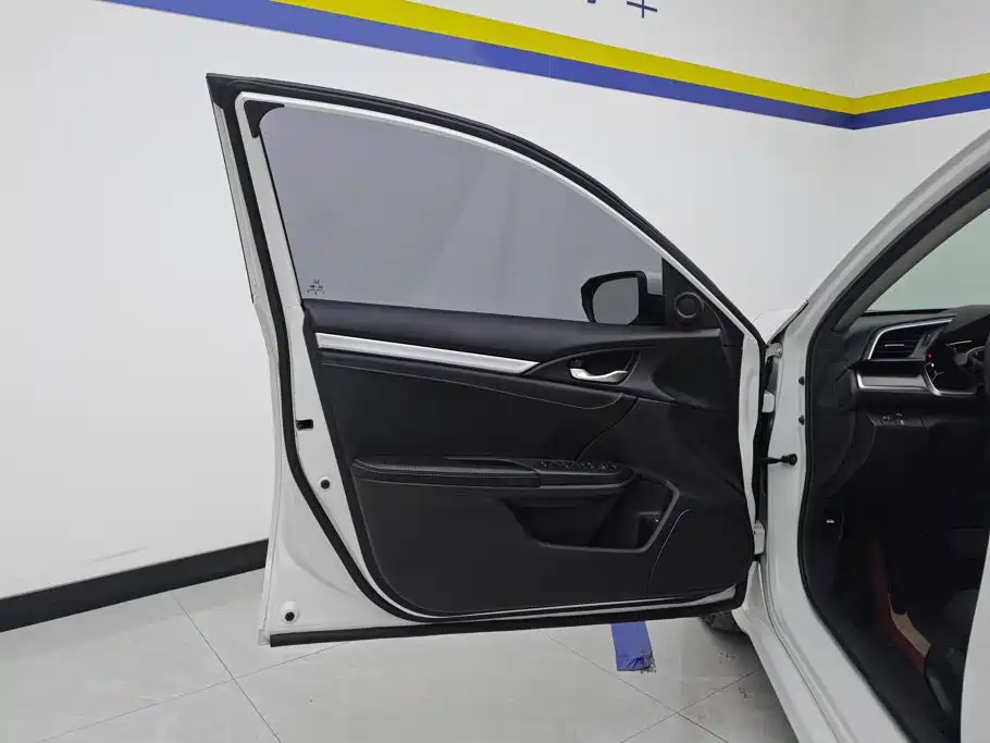 Honda Civic — миниатюра 7