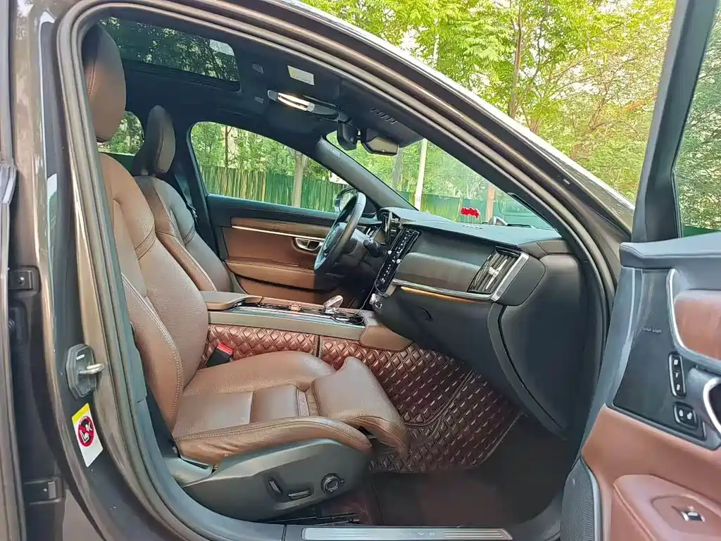 Volvo S90 — миниатюра 4