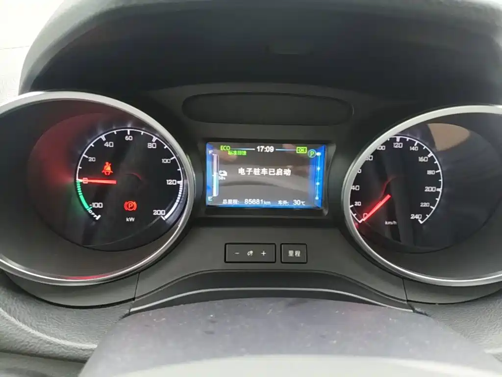 BYD Yuan EV — миниатюра 12