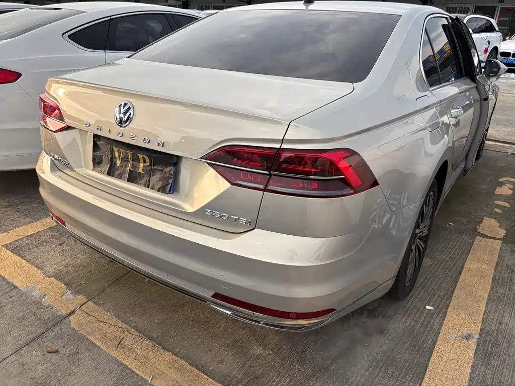 Volkswagen Phideon — миниатюра 8