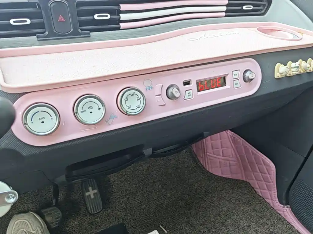 Wuling MINIEV — миниатюра 13