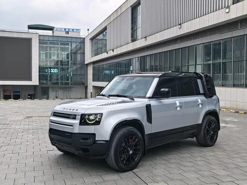 Land Rover Defender 2022