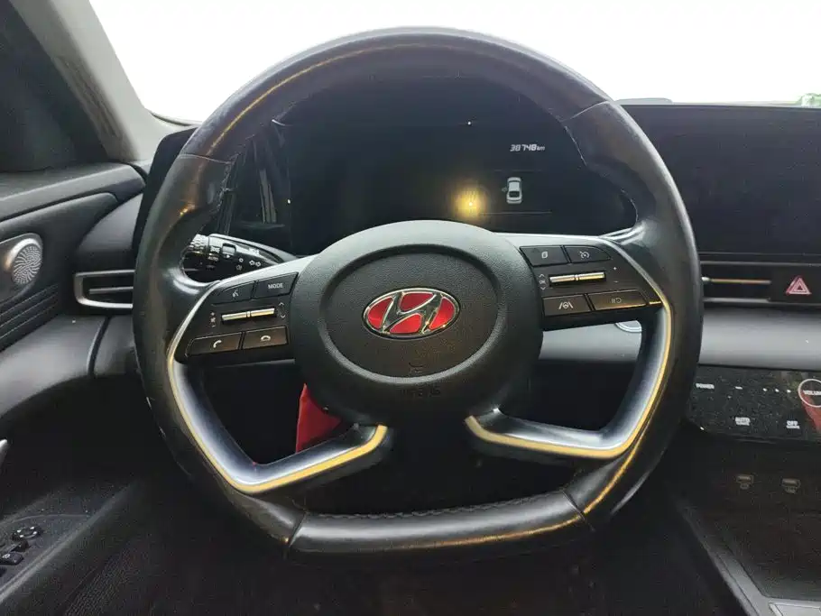 Hyundai Elantra — миниатюра 15