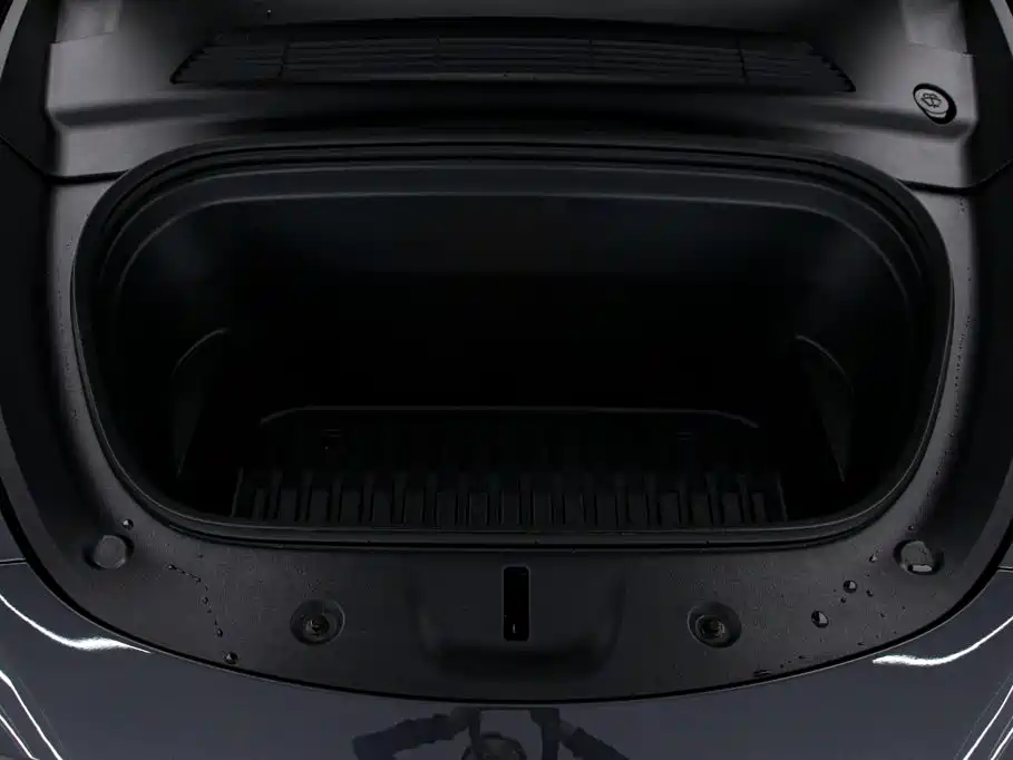 Tesla Model Y — миниатюра 17