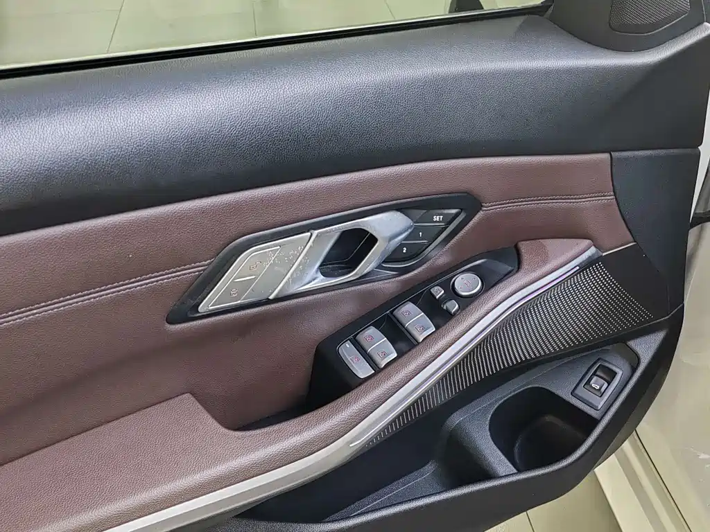 BMW 3 Series — миниатюра 8