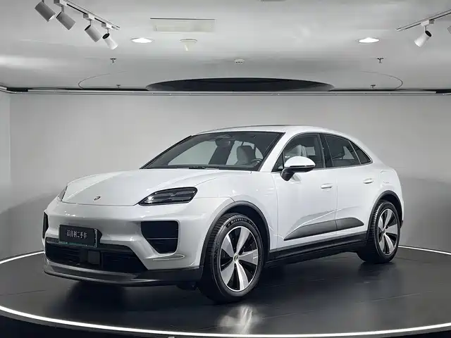 Porsche Macan EV 2024