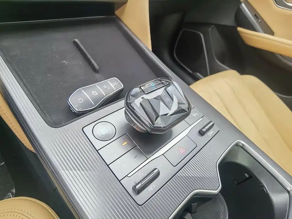 BYD L DM-i — миниатюра 13