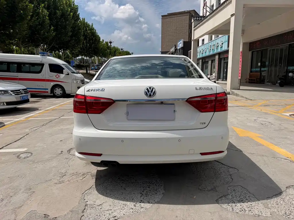 Volkswagen Lavida — миниатюра 8