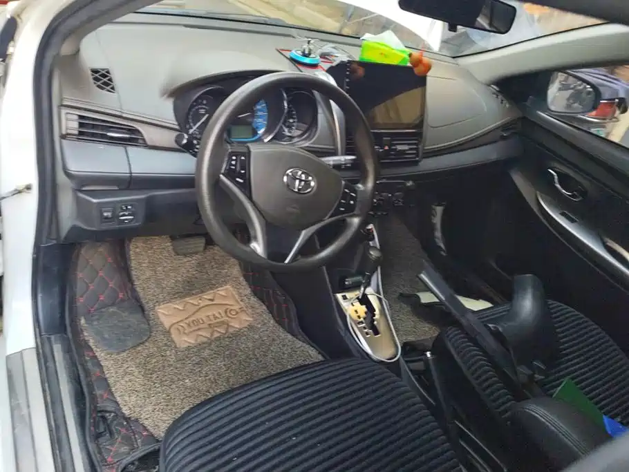 Toyota Yaris L — миниатюра 12