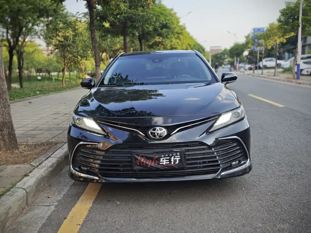 TOYOTA CAMRY