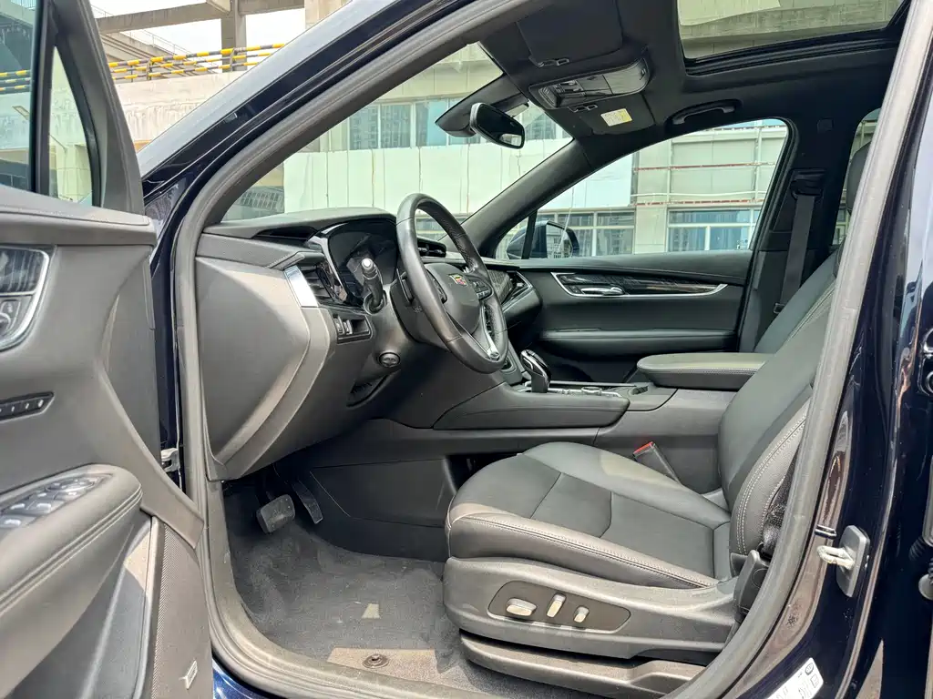 Cadillac XT6 - фото 7